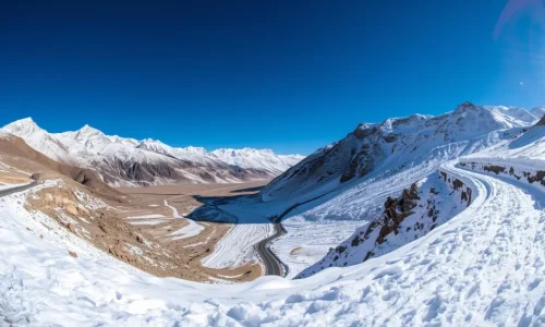 Spiti-valley-in-winter-road-1